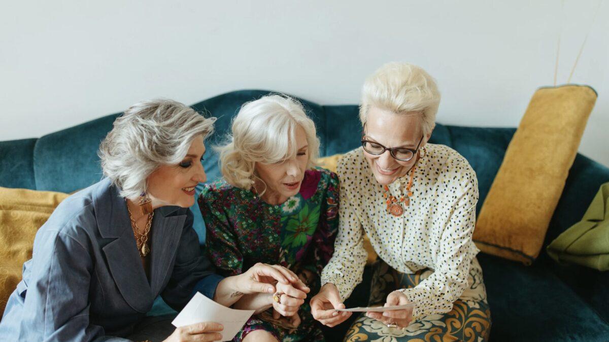 Peppige Frisuren für Frauen ab 60