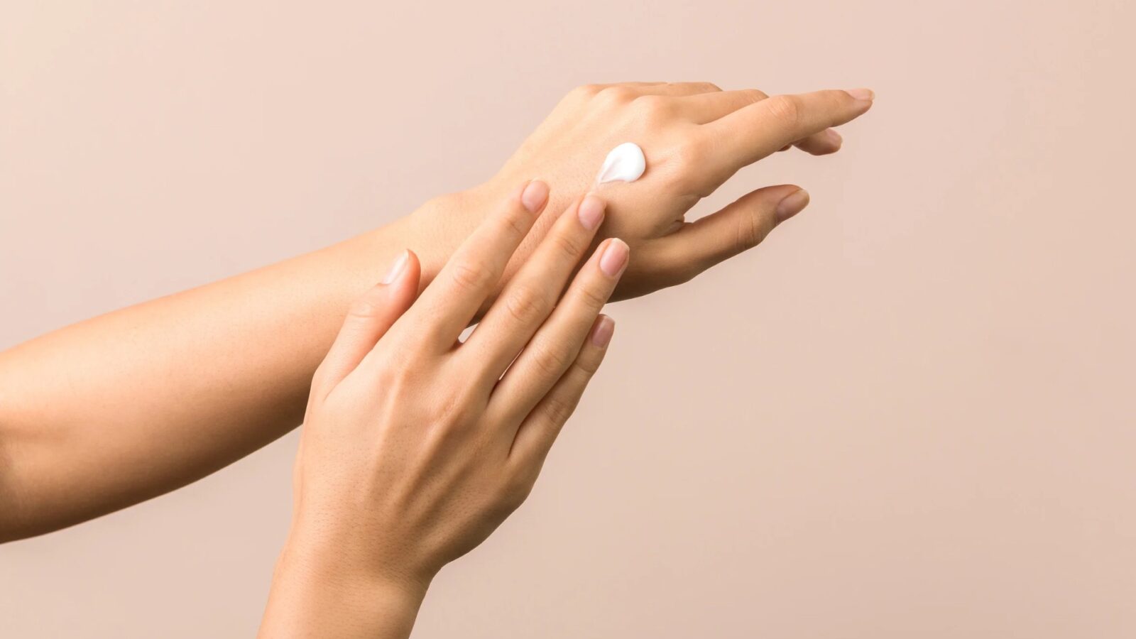Beste Handcreme für alte Hände ab 50 Ihr Weg zu glatter und regenerierter Haut