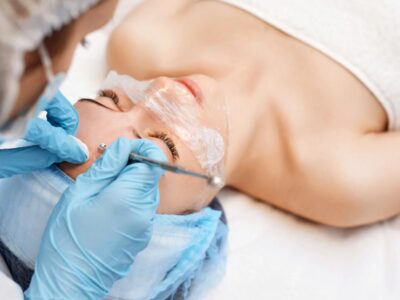 Wie kann man Mitesser entfernen und endlich reine Haut genießen